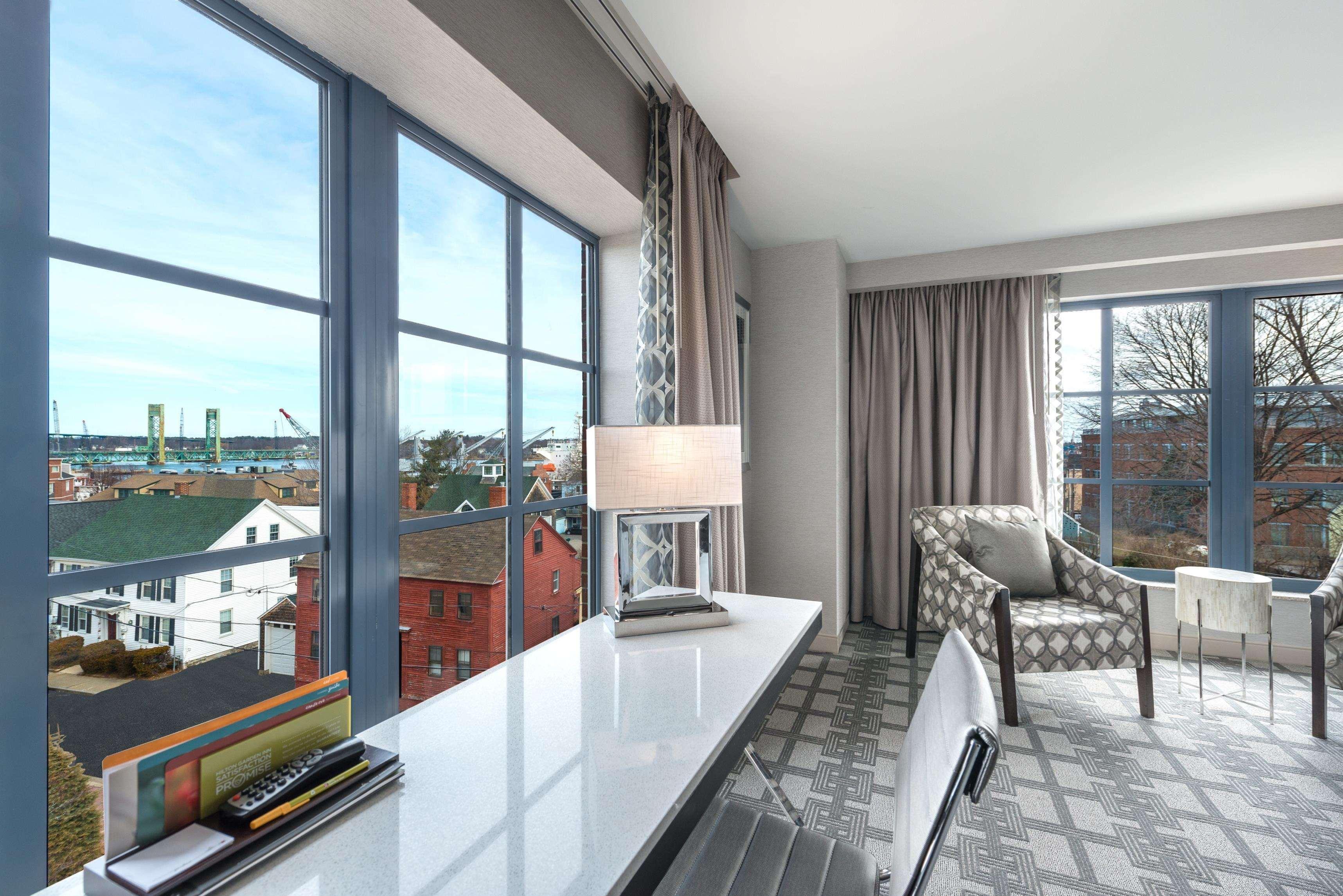 Hilton Garden Inn Portsmouth Downtown Экстерьер фото