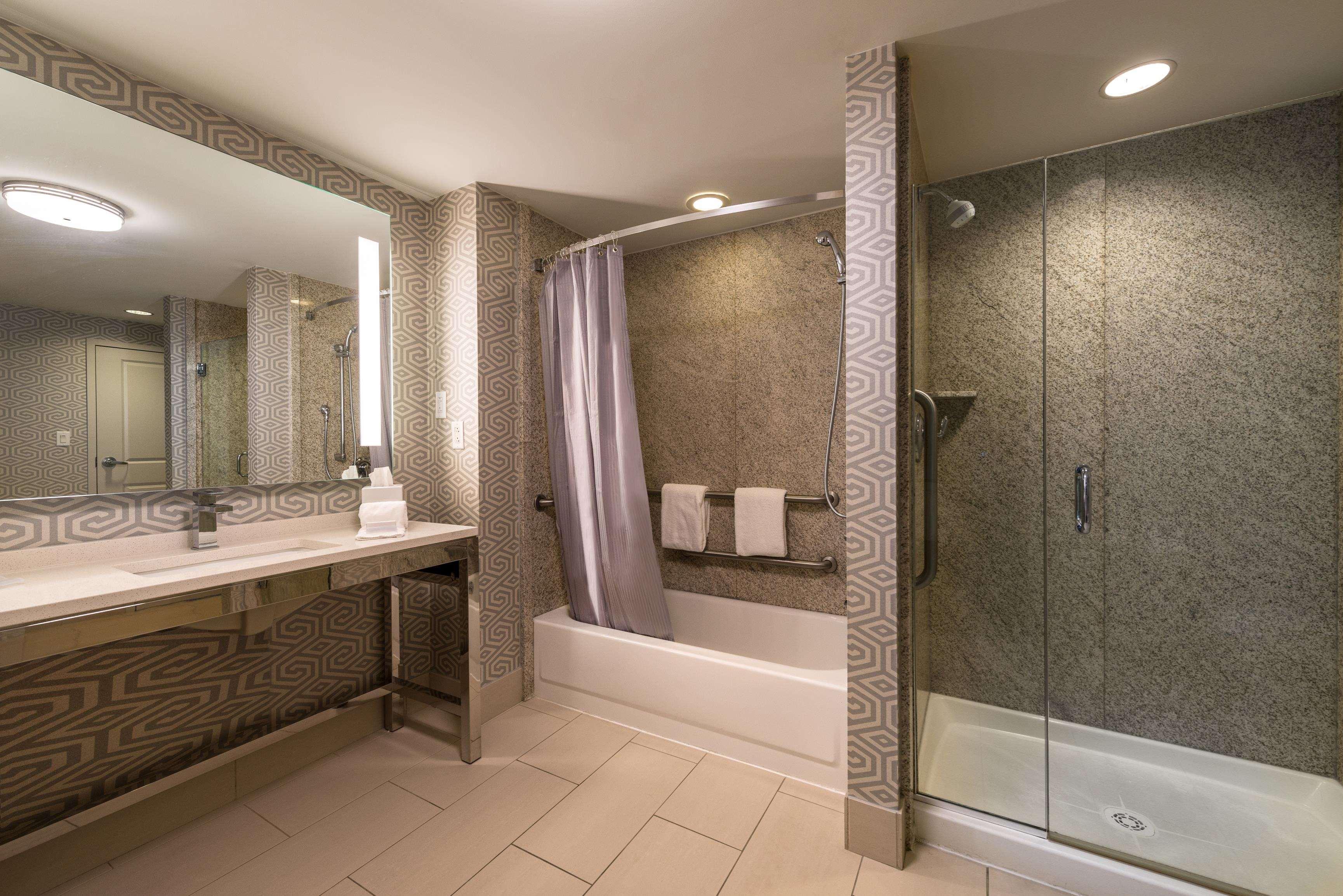 Hilton Garden Inn Portsmouth Downtown Экстерьер фото