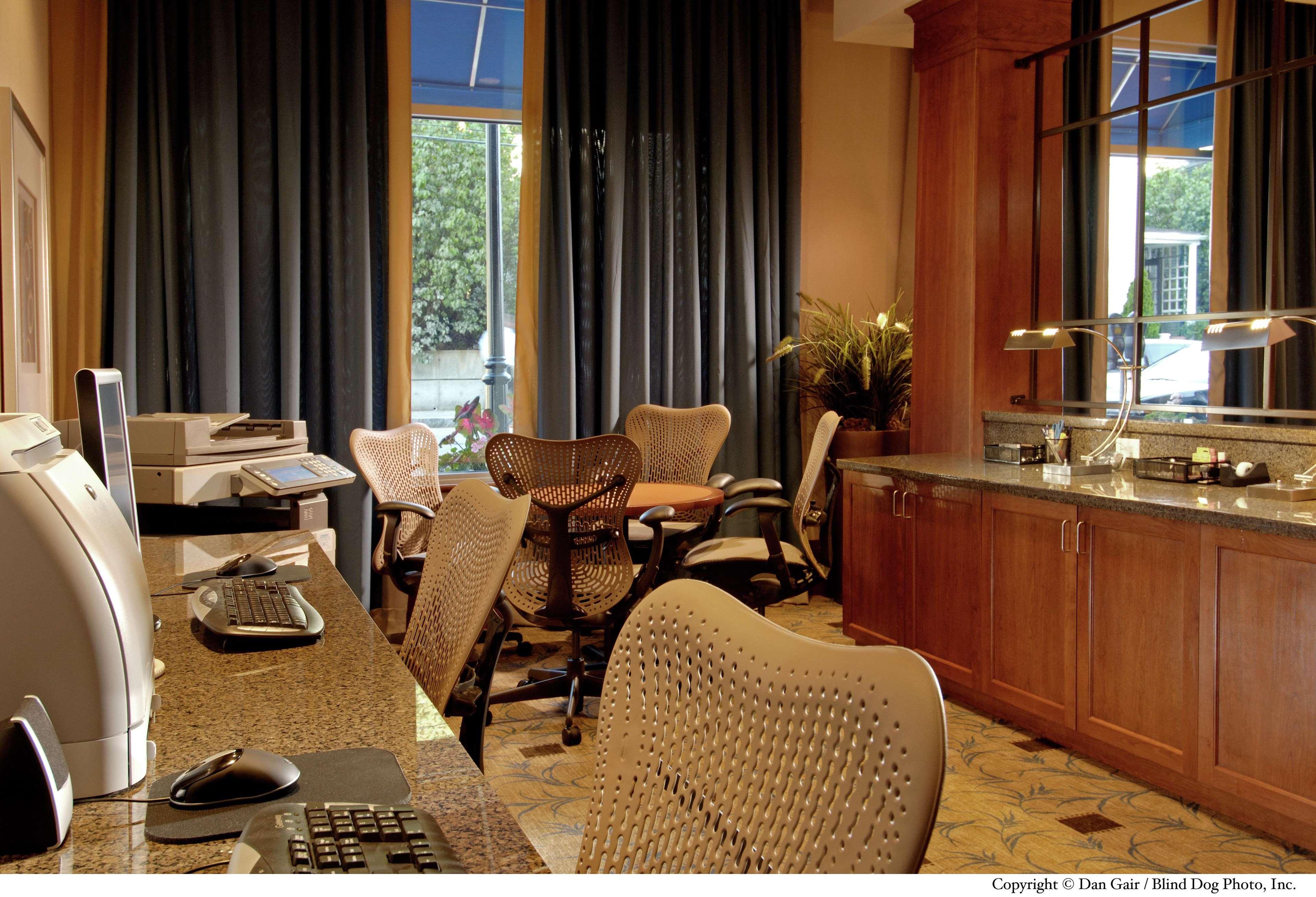 Hilton Garden Inn Portsmouth Downtown Экстерьер фото