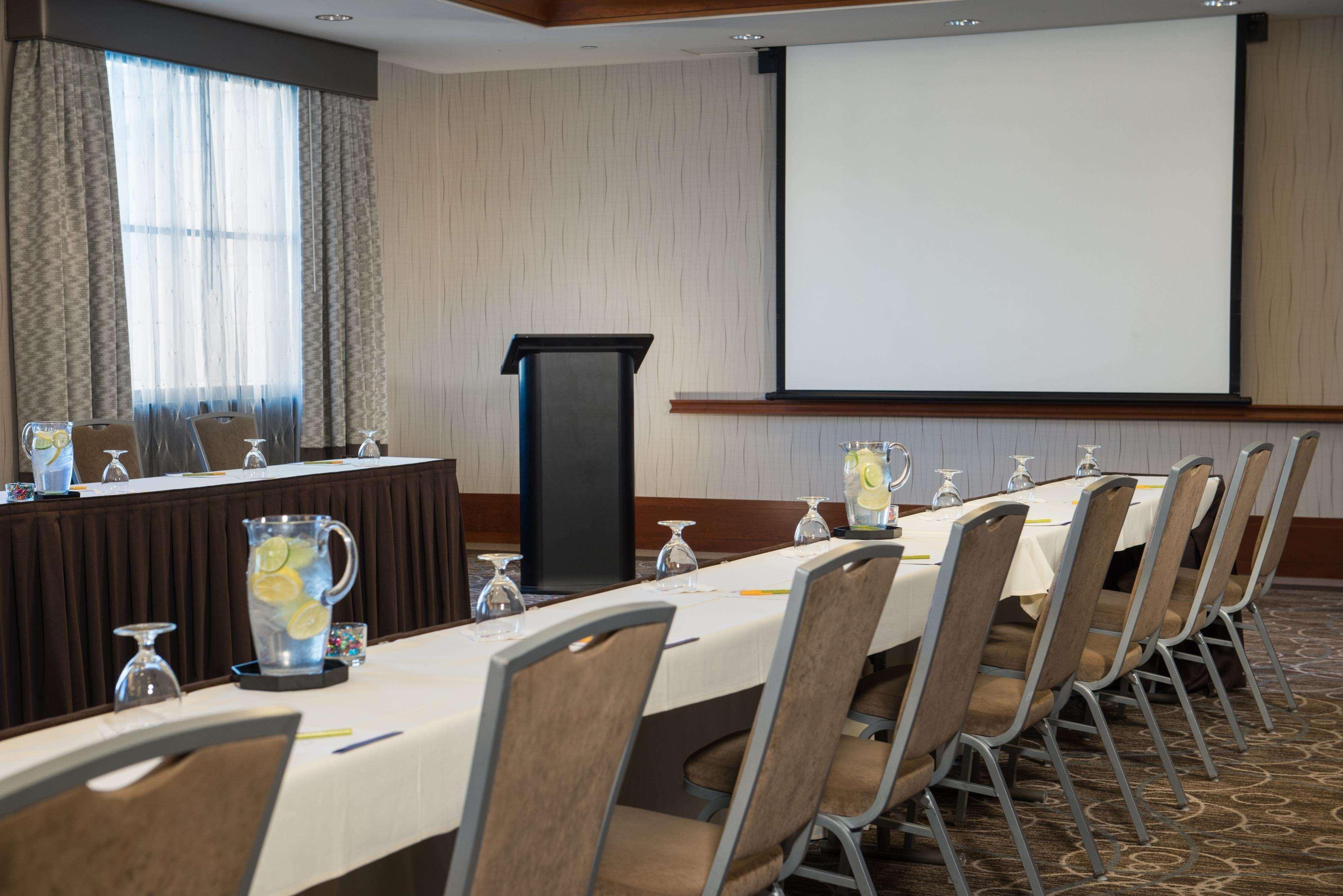 Hilton Garden Inn Portsmouth Downtown Экстерьер фото