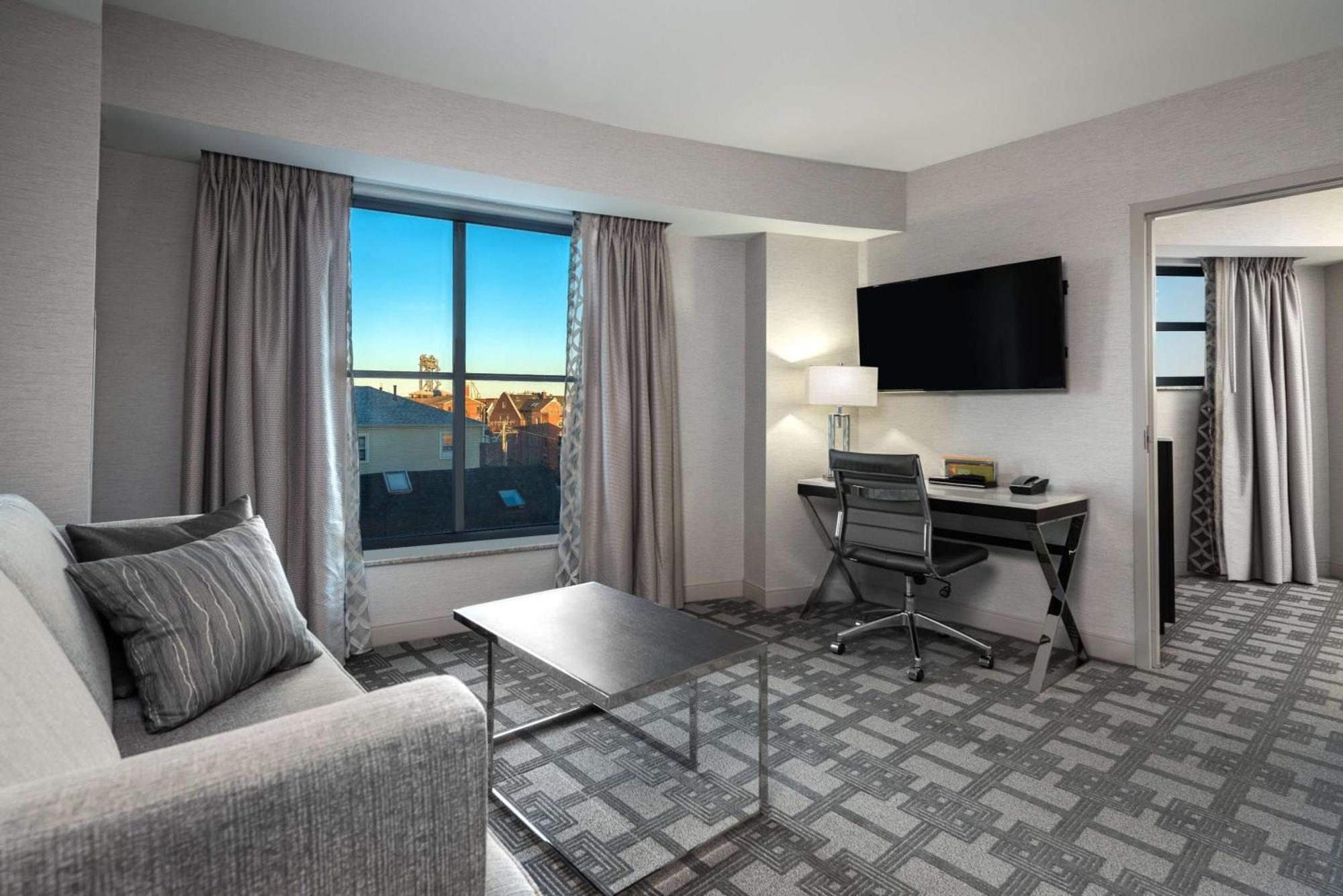 Hilton Garden Inn Portsmouth Downtown Экстерьер фото